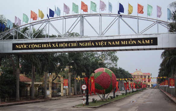 Cổng chào UBND huyện Lạng Giang
